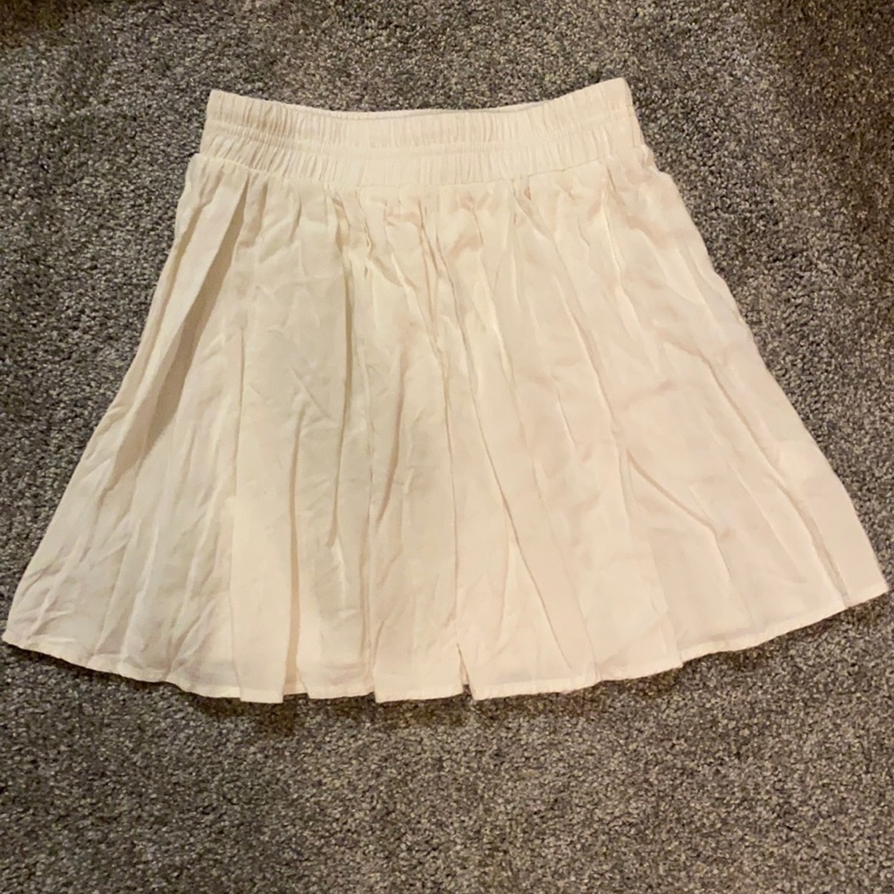 White brandy Melville skater skirt